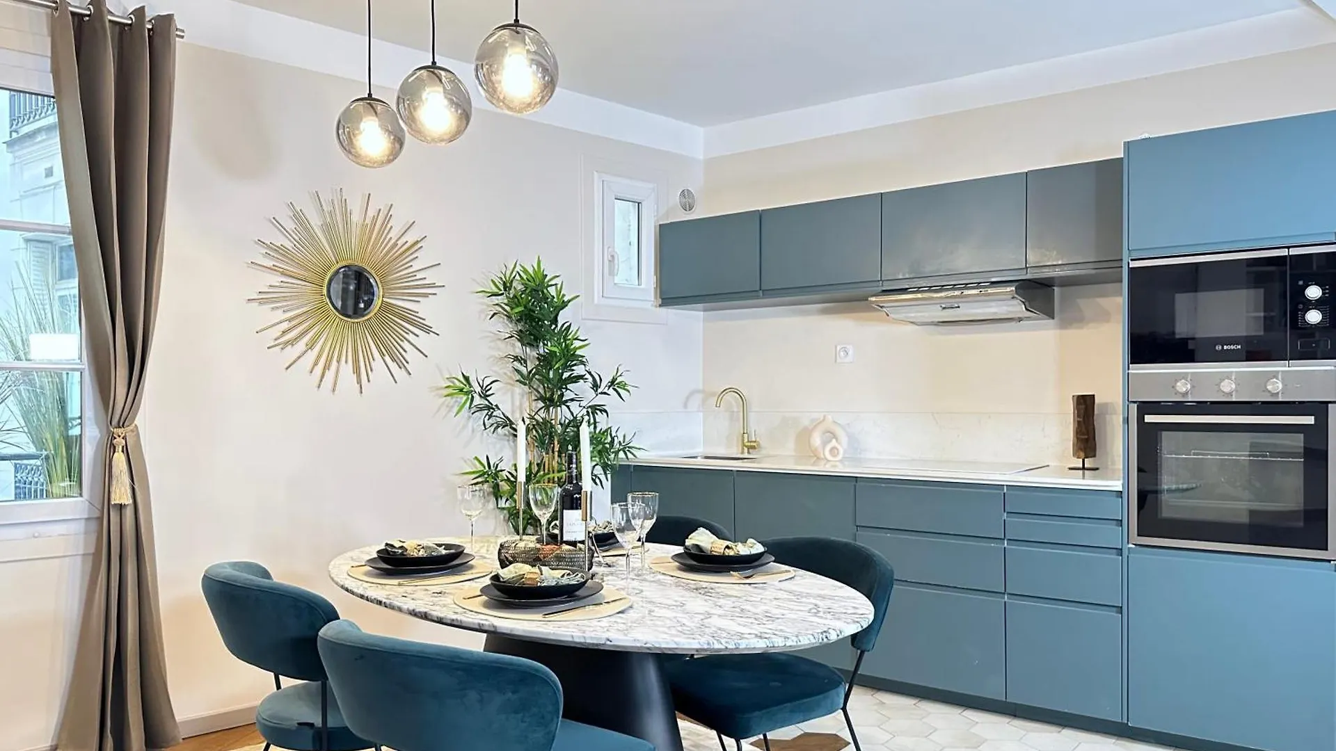 Apartment 1581 Typical Luxurious Parisian Getaway