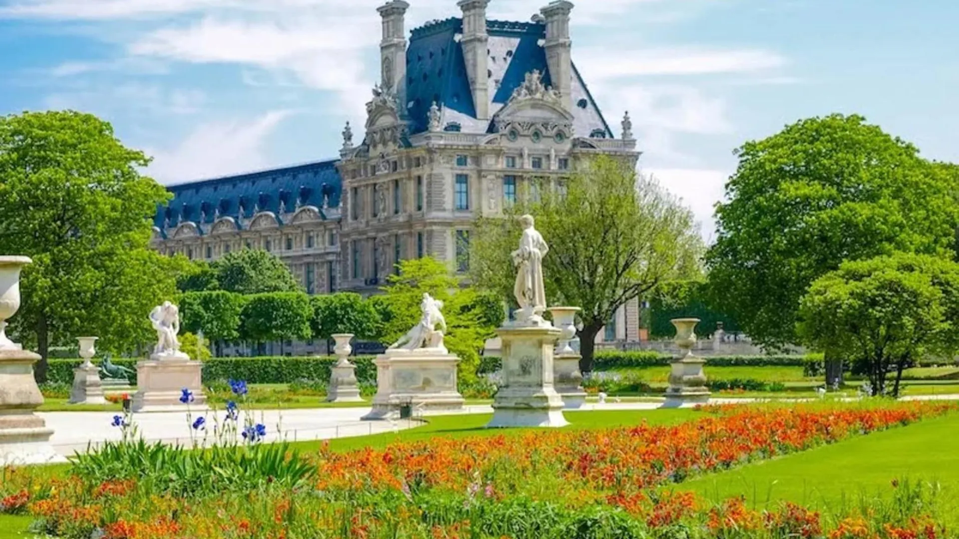 Apartment 1581 Typical Luxurious Parisian Getaway *