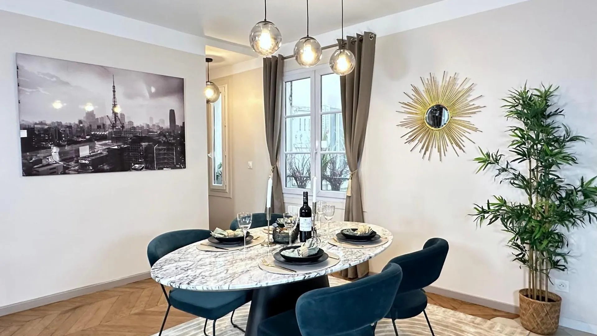 1581 Typical Luxurious Parisian Getaway Apartment Paris
